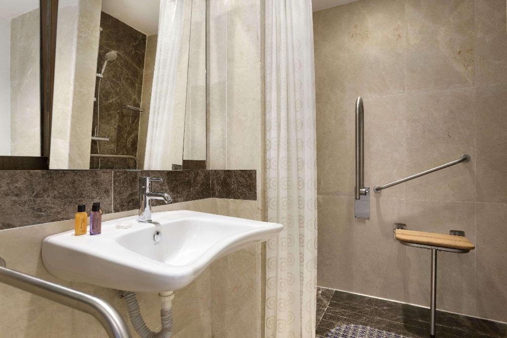 Hotel Ramada Encore by Wyndham Istanbul Florya, Türkei, Istanbul. Großes 2