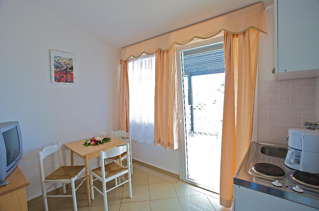 Kazela Apartments