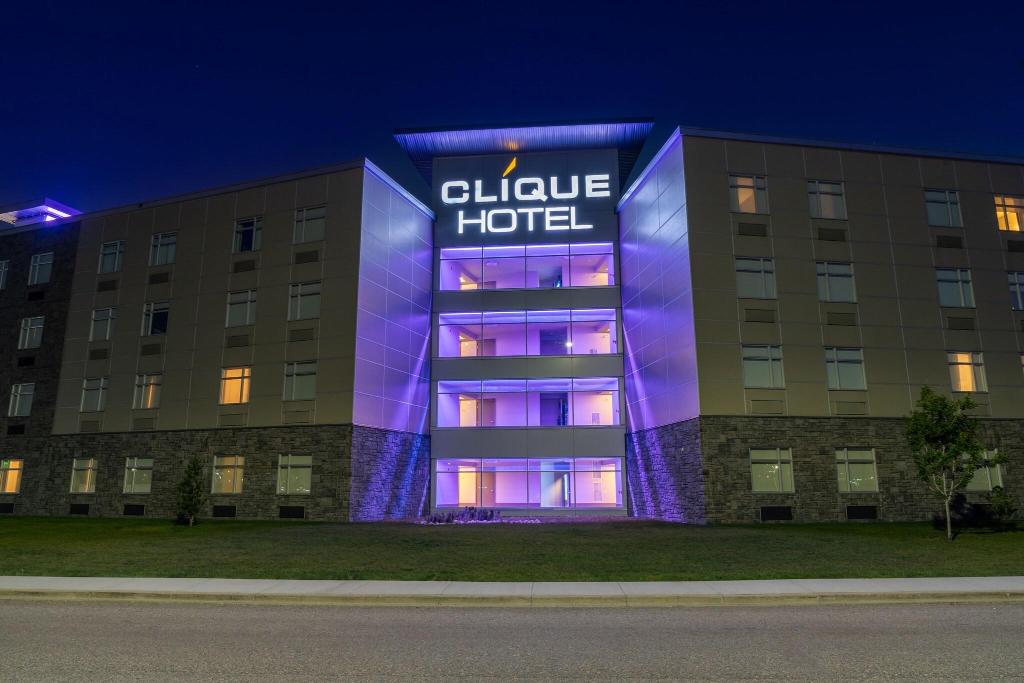 Hotel Clique Calgary Airport