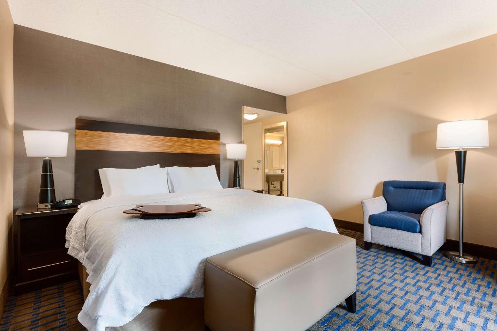 Hampton Inn & Suites Camp Springs/Andrews Afb