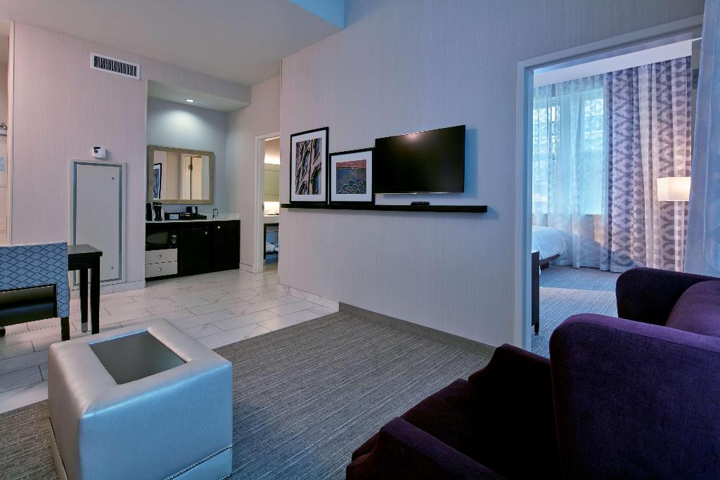 Embassy Suites By Hilton Louisville Downtown