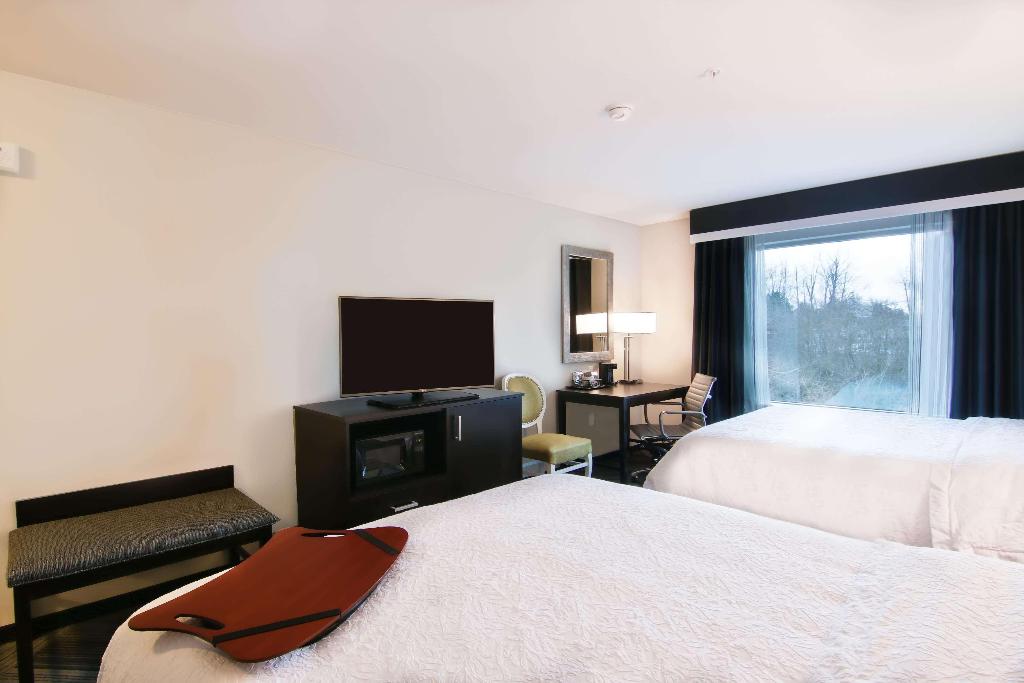 Hampton Inn & Suites Bellevue Downtown-Seattle