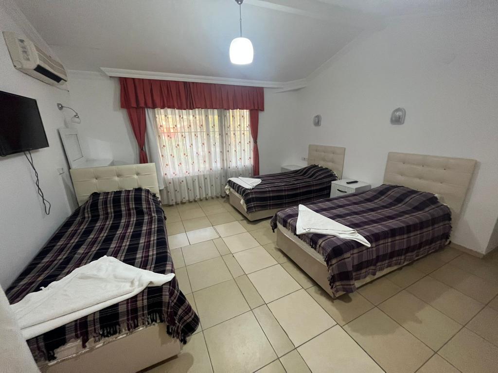 Happy Nur Hotel