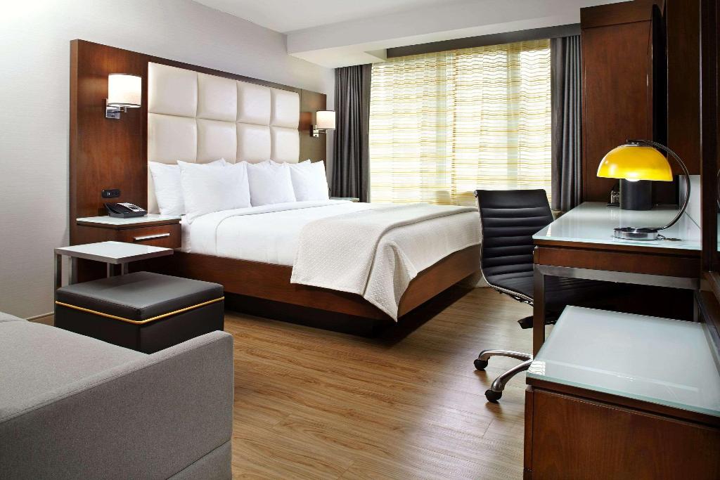 Cambria Suites Chelsea