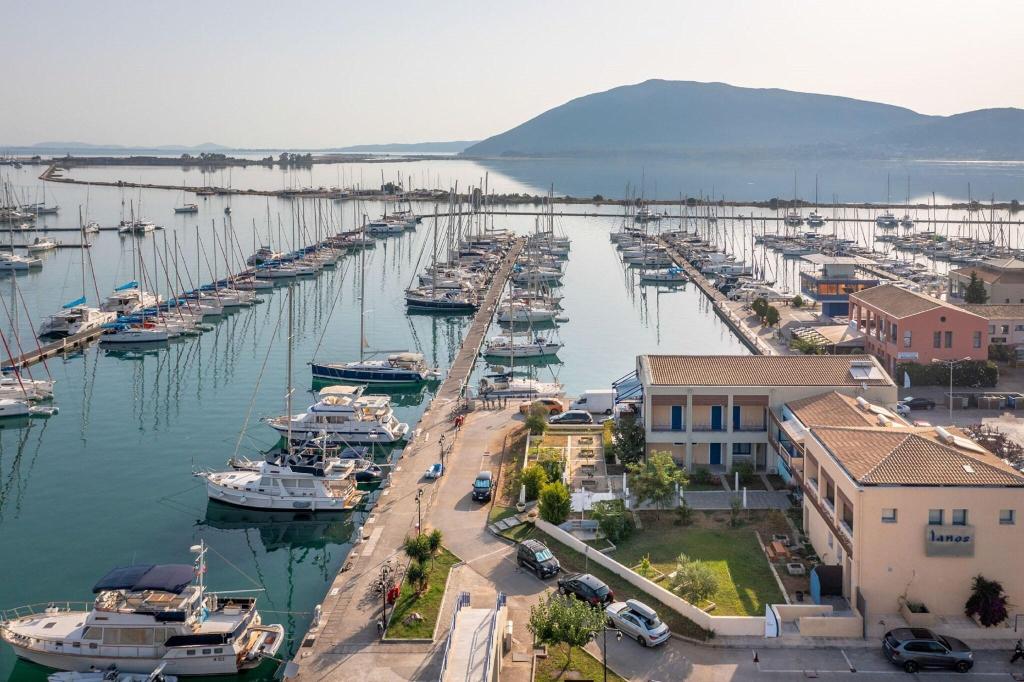 Ianos Hotel