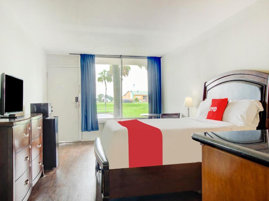 OYO Hotel Dundee By Crystal Lake