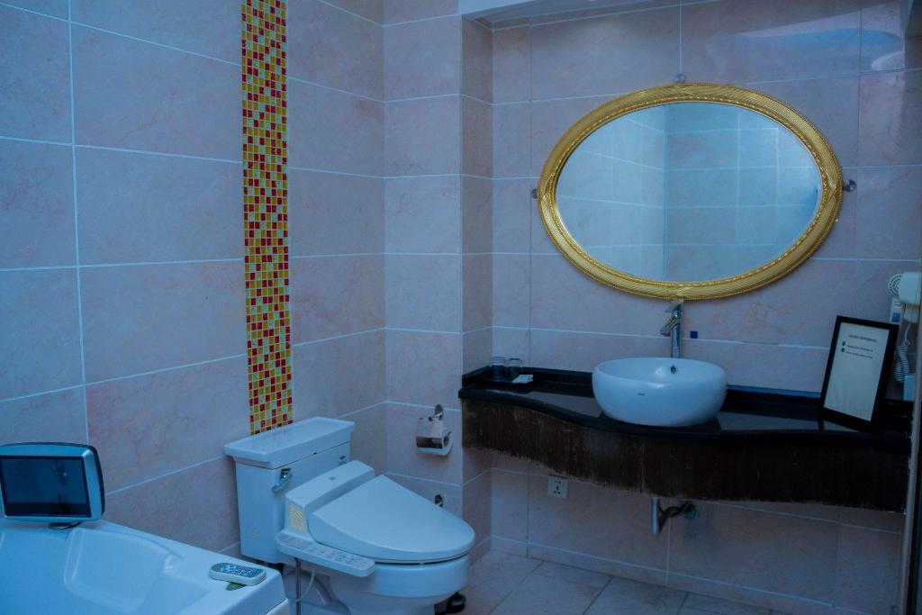 Best Western Plus Paramount Hotel