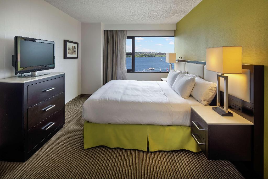 Hollis Halifax-DoubleTree Suites by Hilton Hotel