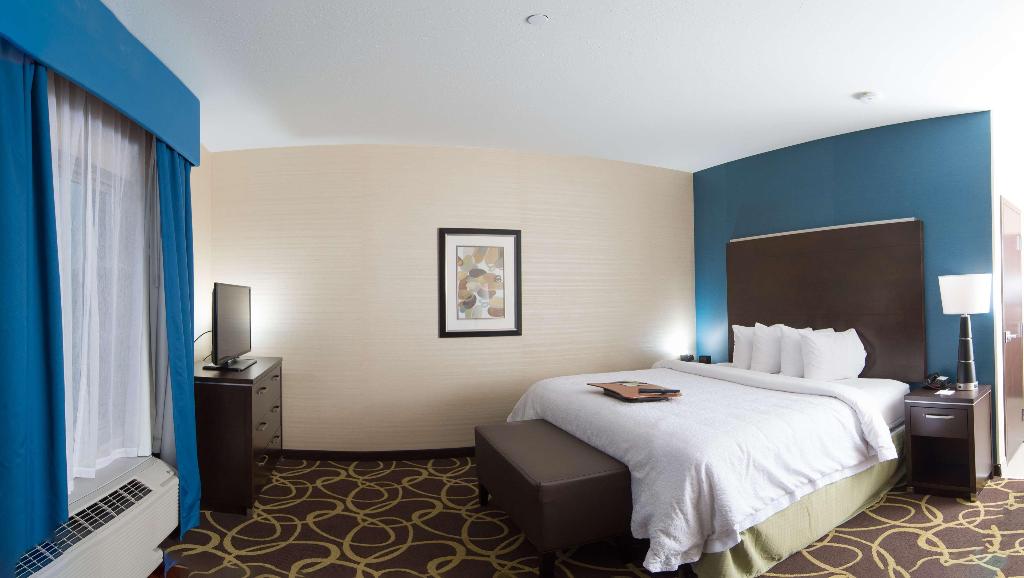 Hampton Inn & Suites by Hilton Regina East Gate