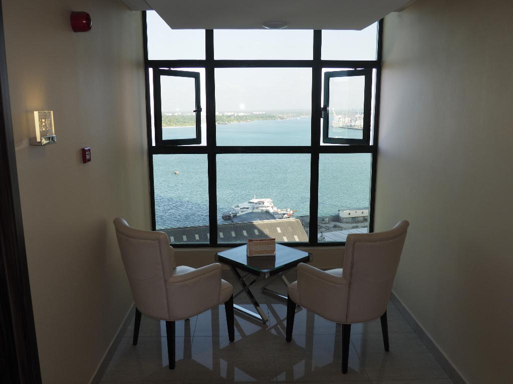 Harbour View Suites Hotel