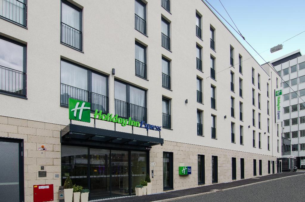 hotel-thumb