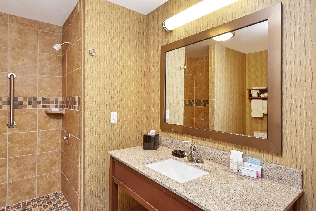 Hampton Inn & Suites Milwaukee/Franklin