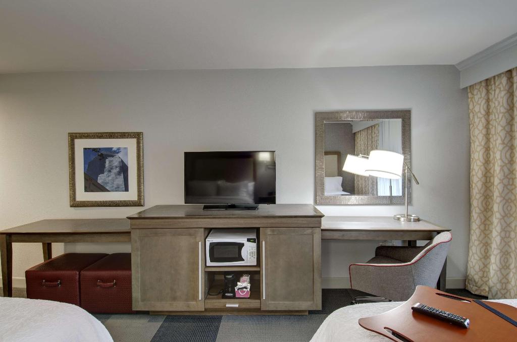 Hampton Inn & Suites Springfield Downtown