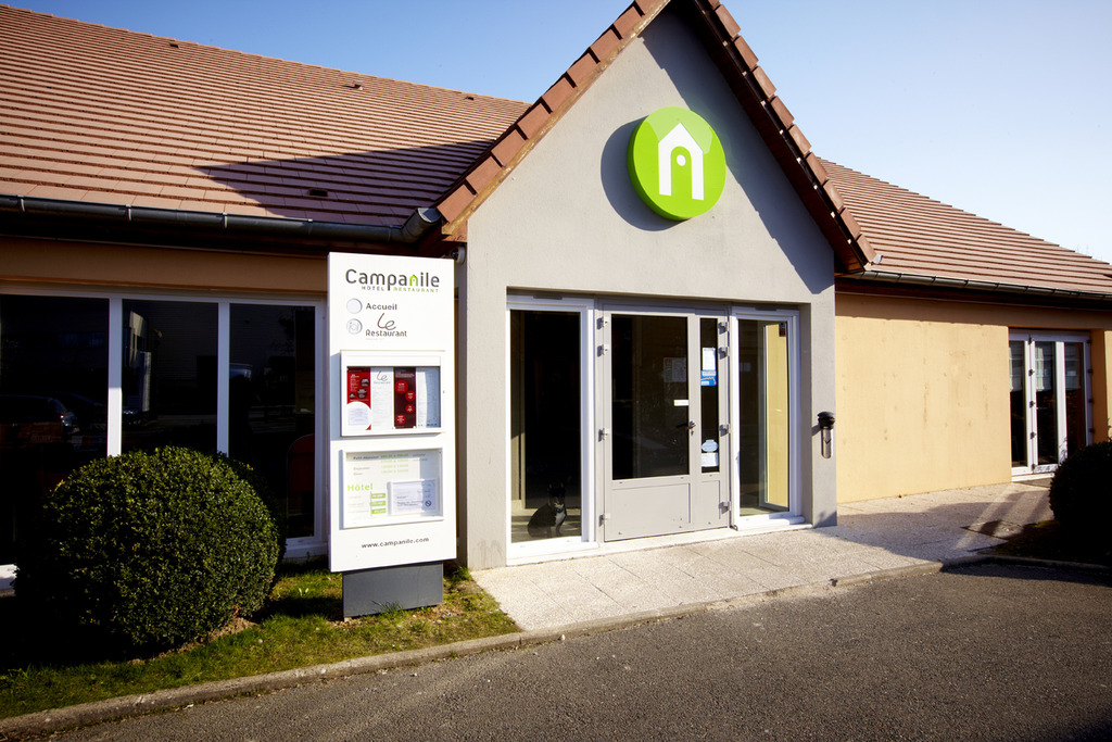 Campanile Versailles Buc