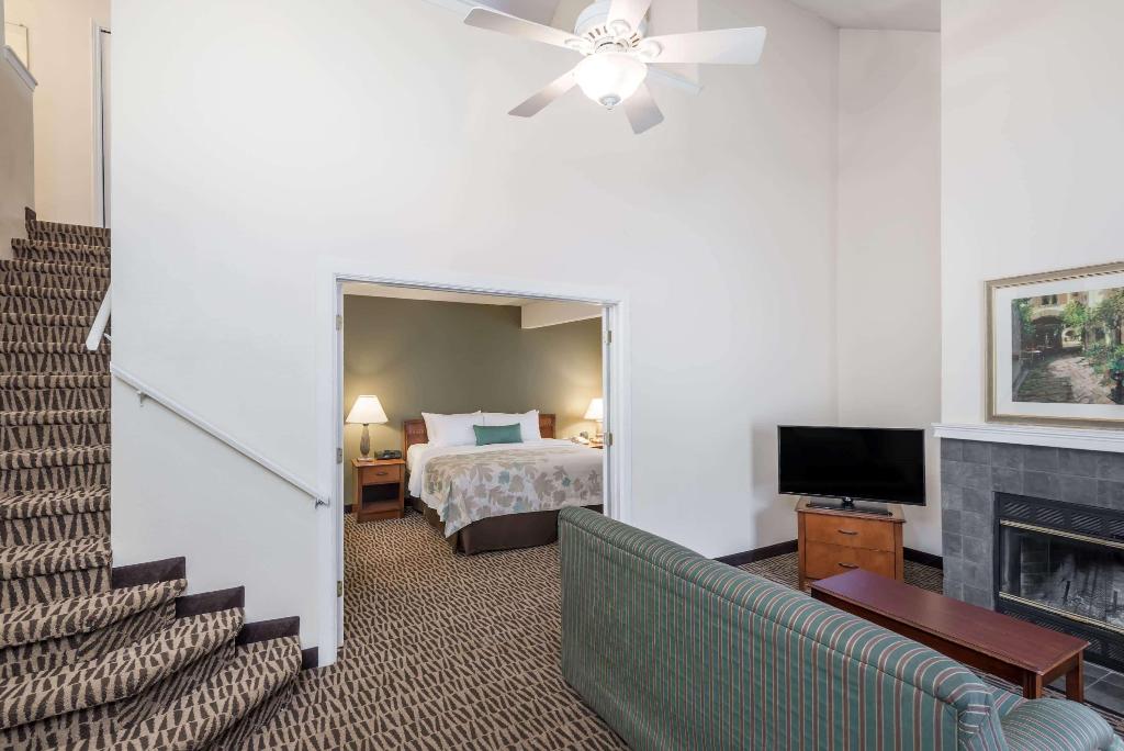 Best Western Fishkill Inn & Suites