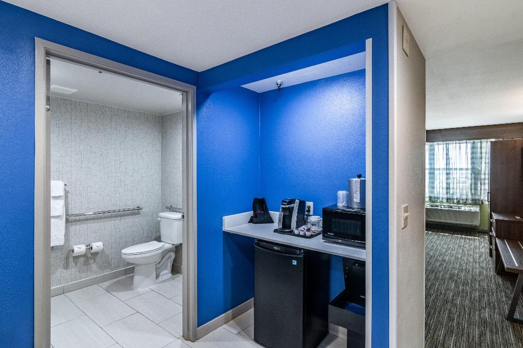 Holiday Inn Express And Suites Camarillo