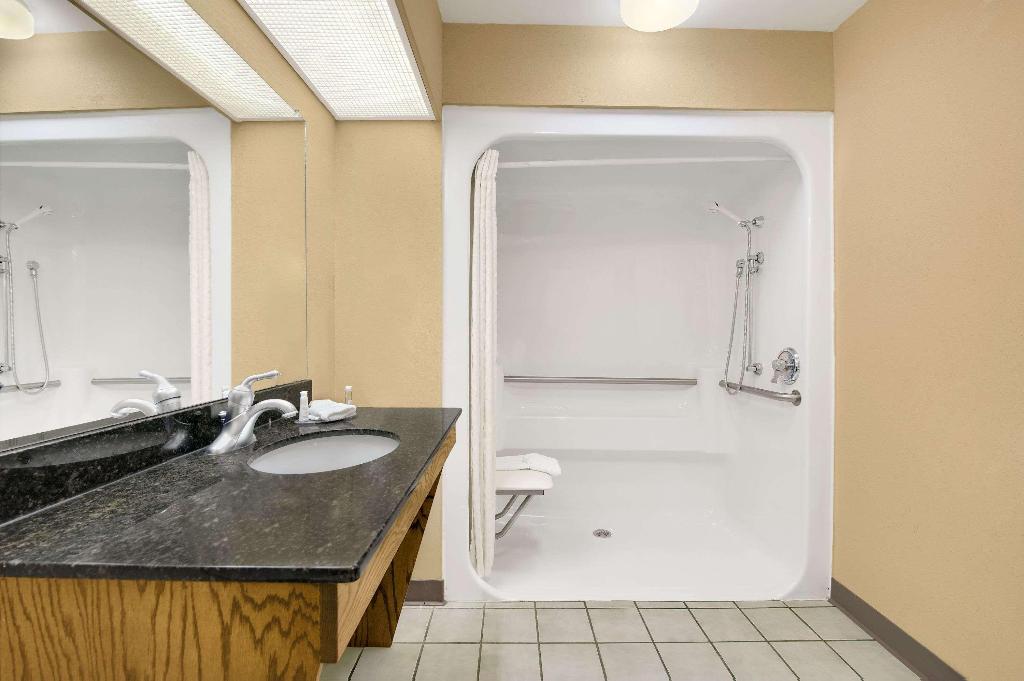 Baymont By Wyndham Warner Robins
