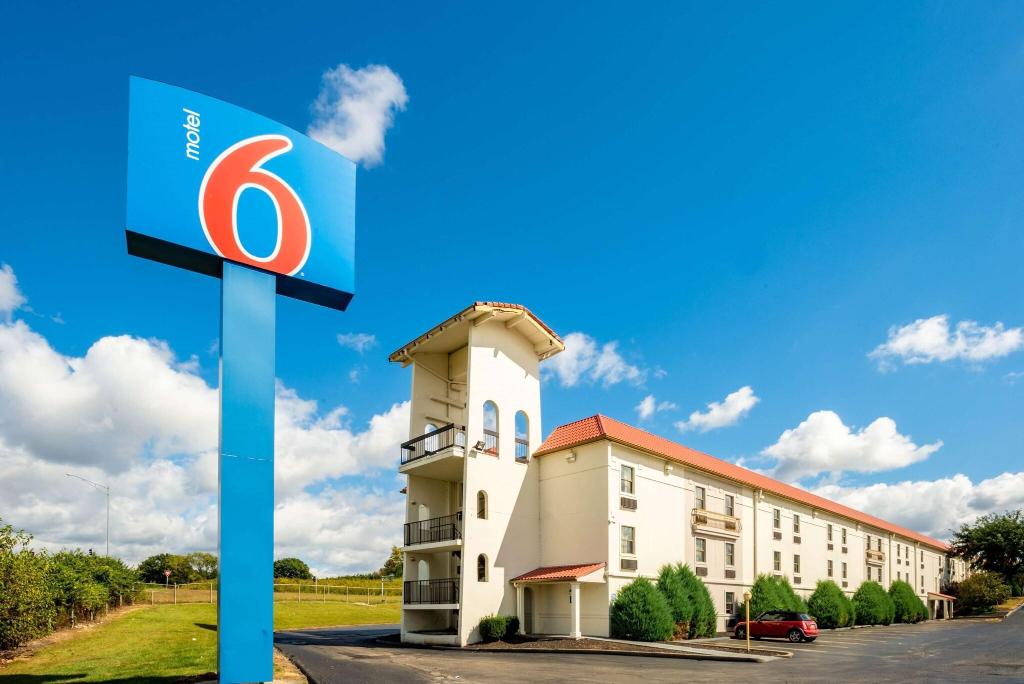 Motel 6 Hazelwood