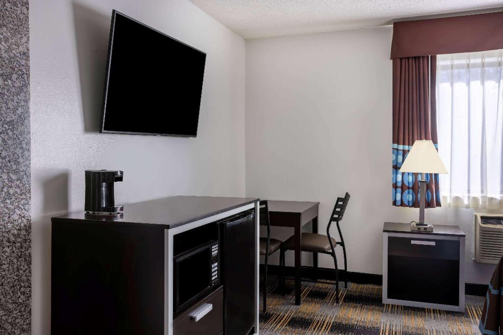 Super 8 By Wyndham Villa Rica