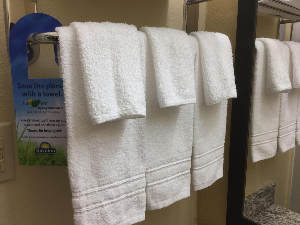 Days Inn by Wyndham Seneca