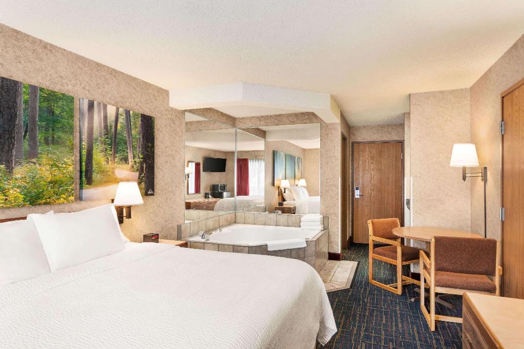 Days Inn by Wyndham Hurley