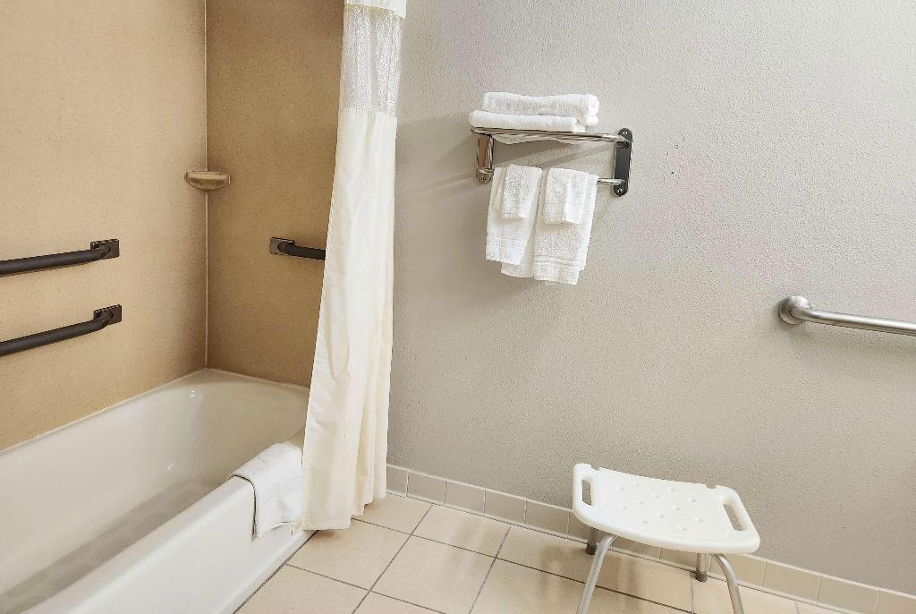 Days Inn By Wyndham Laplace- New Orleans
