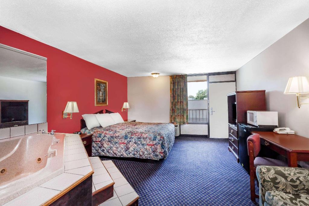 Days Inn By Wyndham Martin
