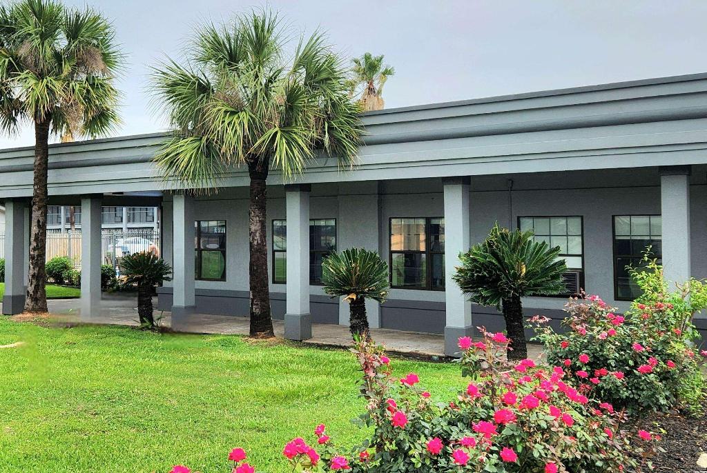 Days Inn By Wyndham Lake Charles