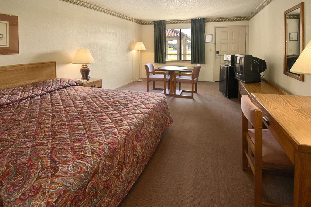 Travelodge by Wyndham Tulsa