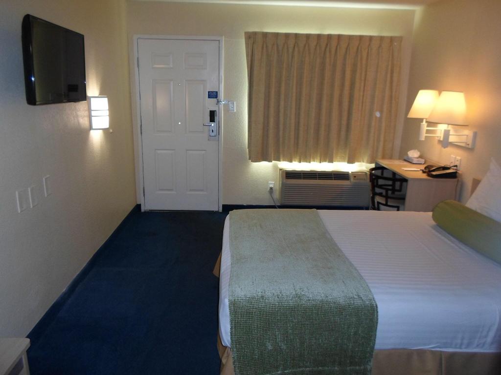 hotel-thumb