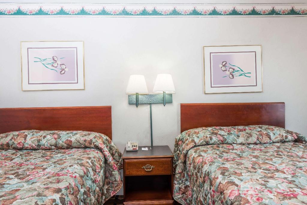 Knights Inn Cleveland