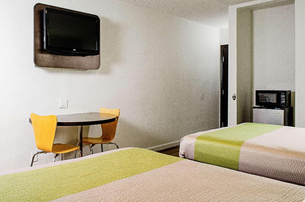 Motel 6 Modesto Downtown