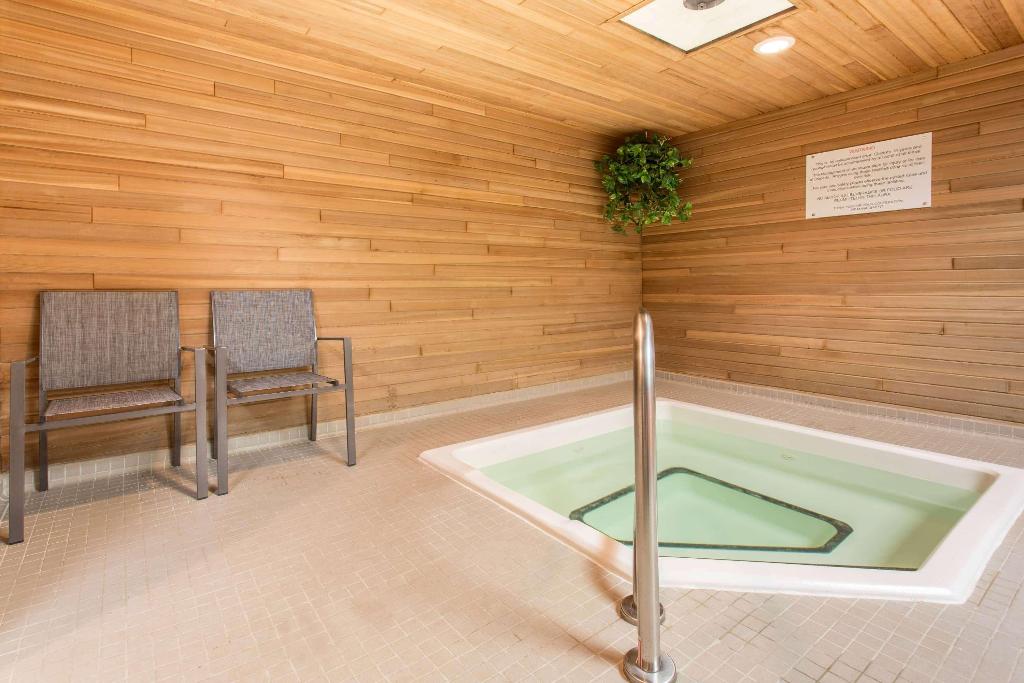 Ramada by Wyndham Williams Lake