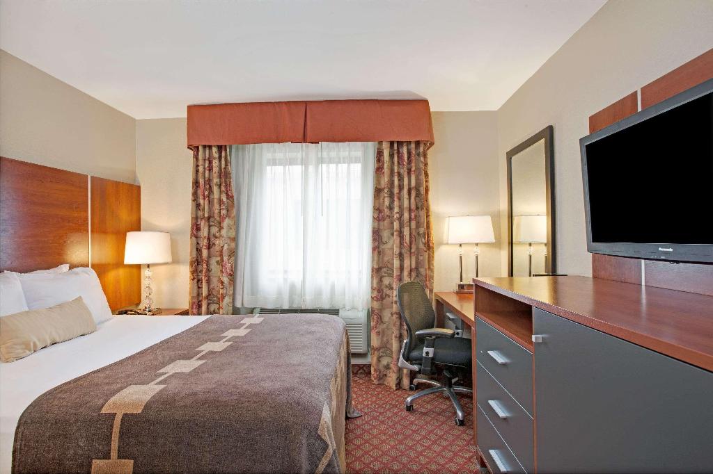 Ramada by Wyndham Staten Island