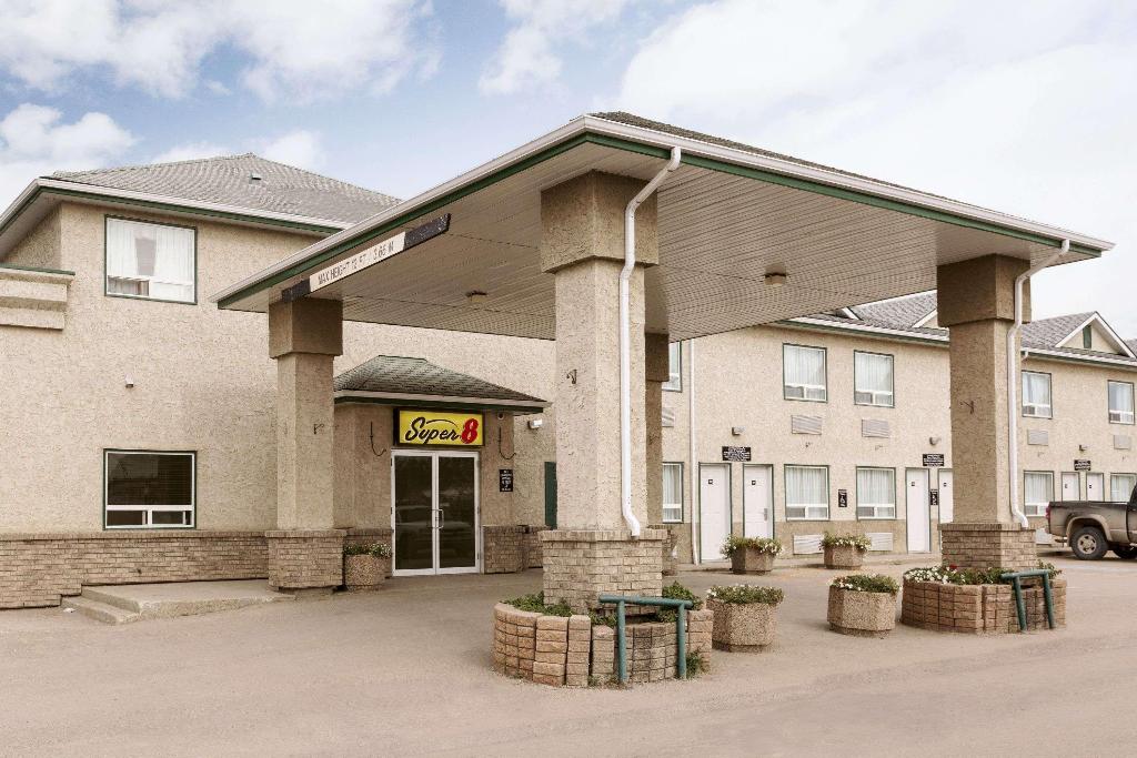 Super 8 By Wyndham Drayton Valley