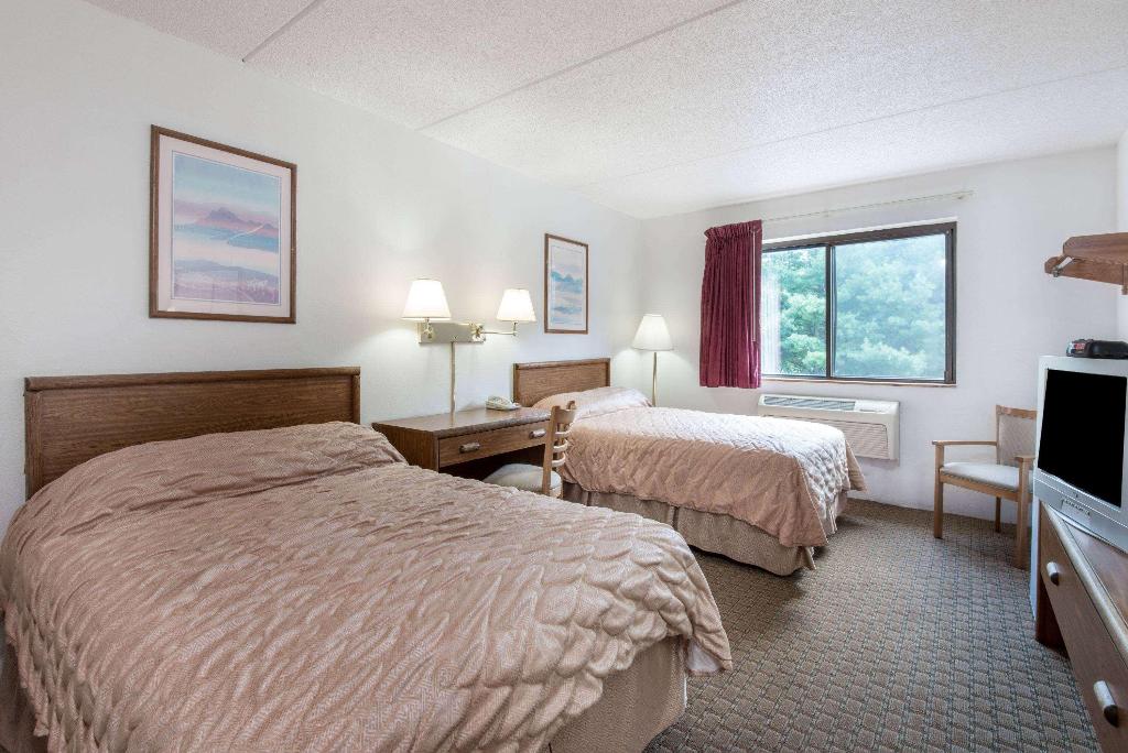 Super 8 By Wyndham Groton