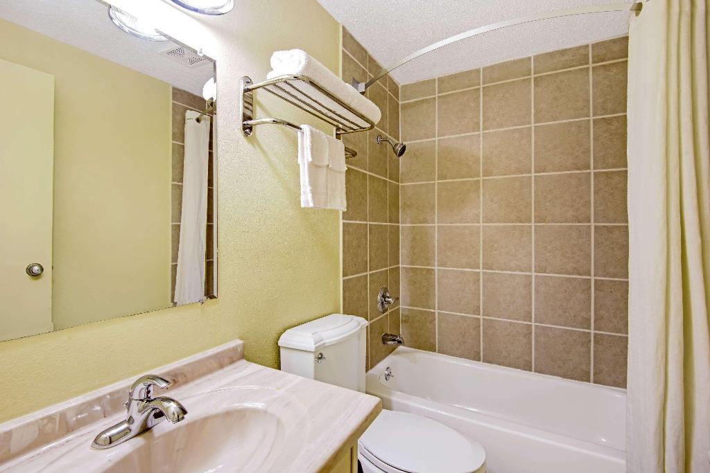 Baymont By Wyndham Liberty Mo