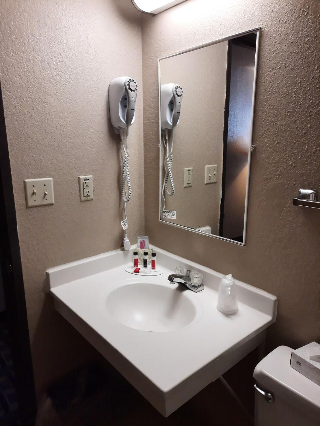 Super 8 by Wyndham Watertown