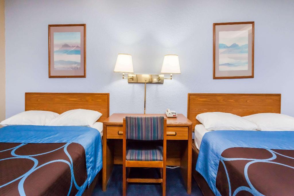 Super 8 By Wyndham Sidney Ny