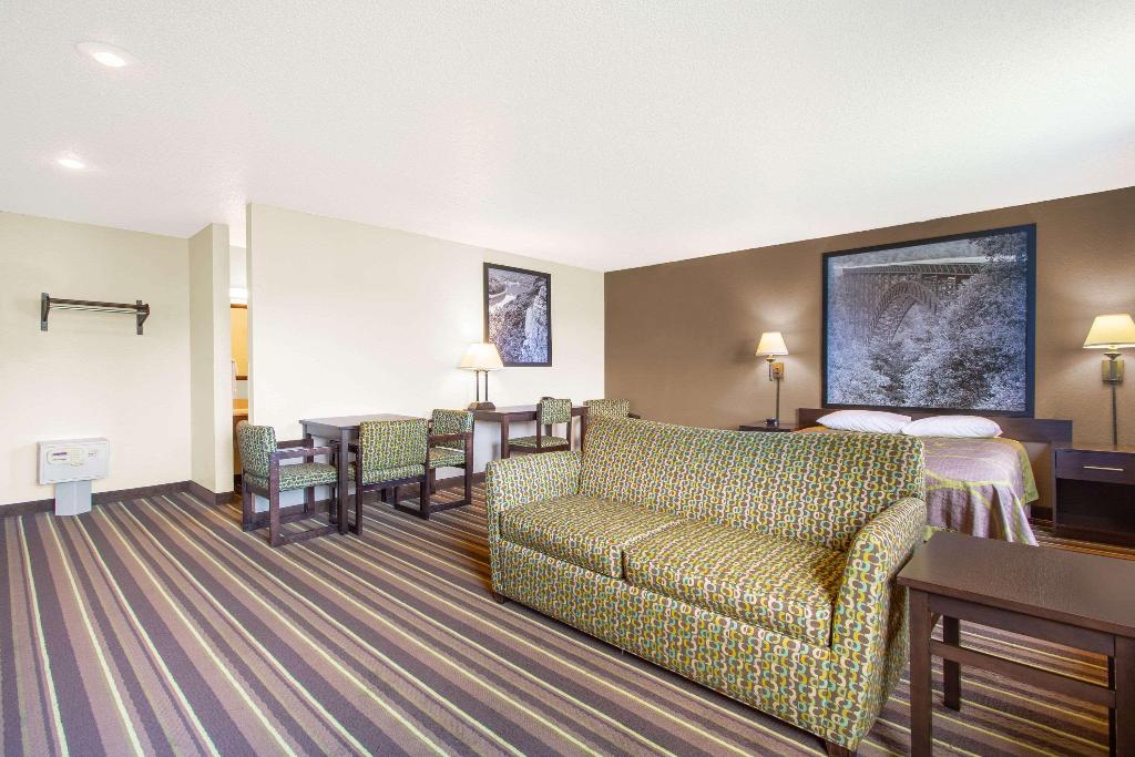 Super 8 By Wyndham Weston Wv