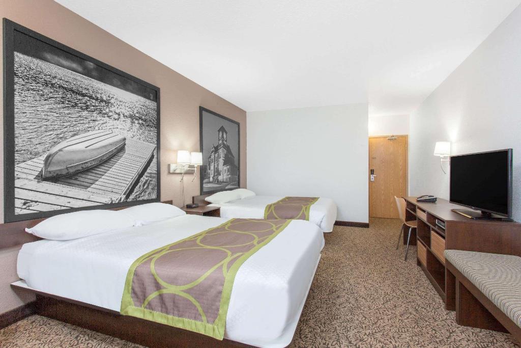 Super 8 by Wyndham Kenora