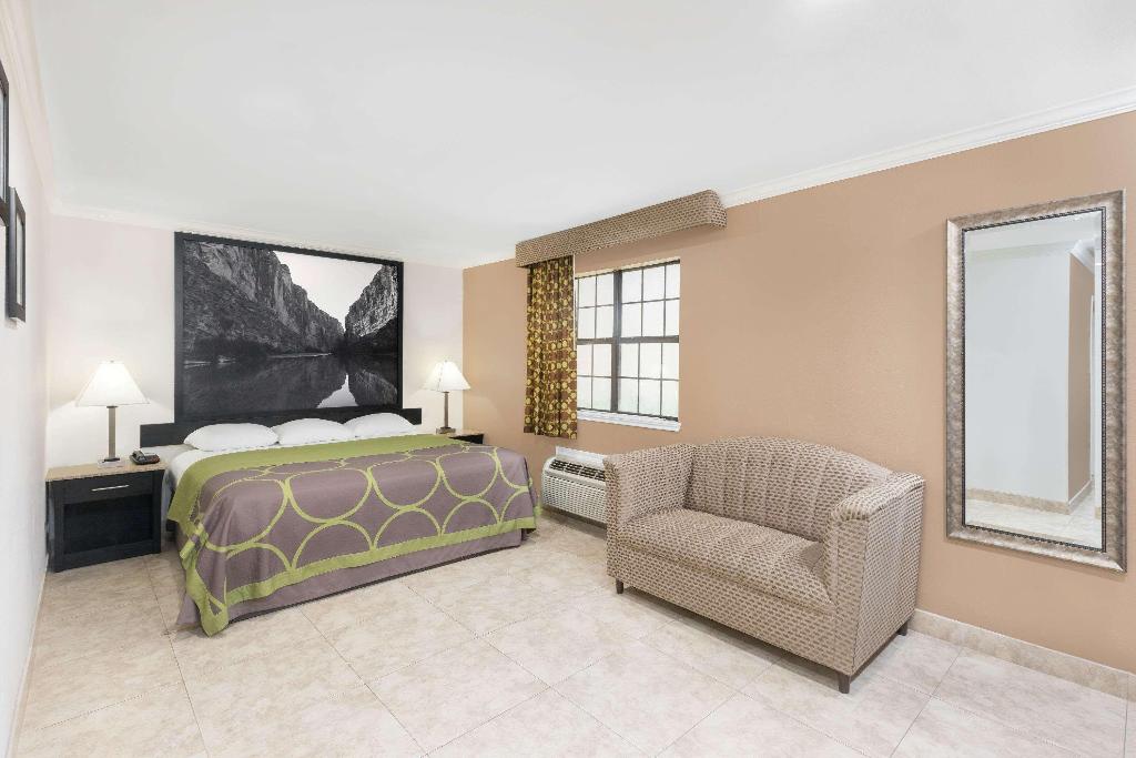 Super 8 By Wyndham Mcallen/Downtown