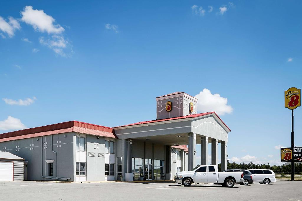 Super 8 By Wyndham Elk City