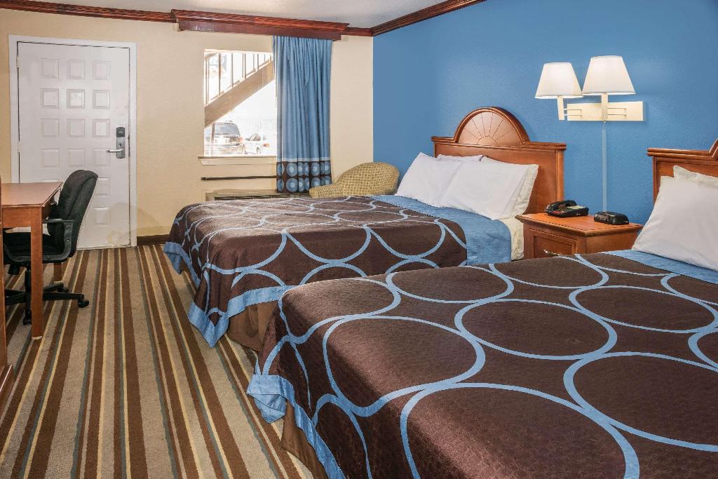Super 8 By Wyndham San Marcos