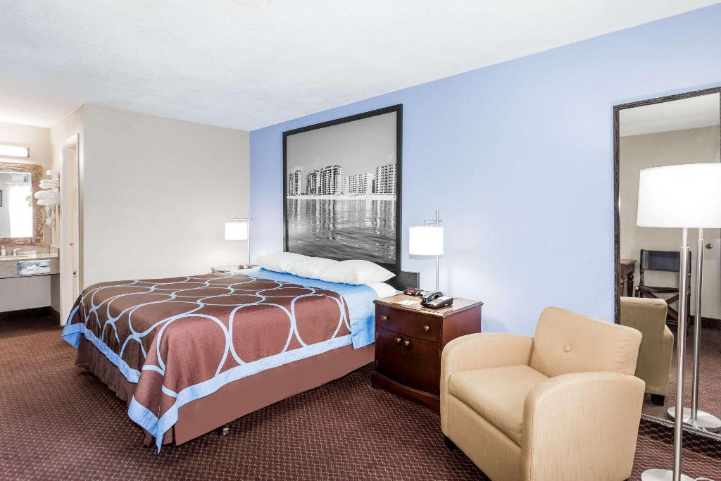 Super 8 By Wyndham Foley