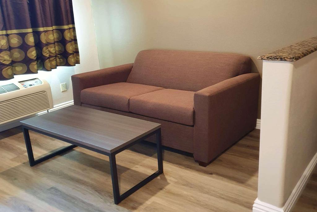 Super 8 By Wyndham Cypress Buena Park Area