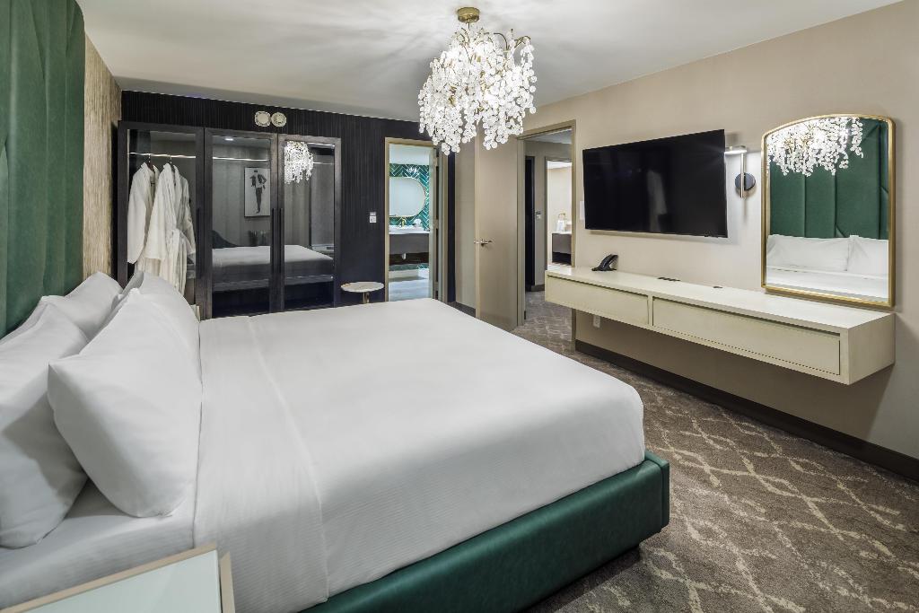 DoubleTree by Hilton Laredo