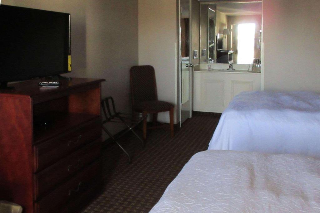 Super 8 by Wyndham Manchester TN