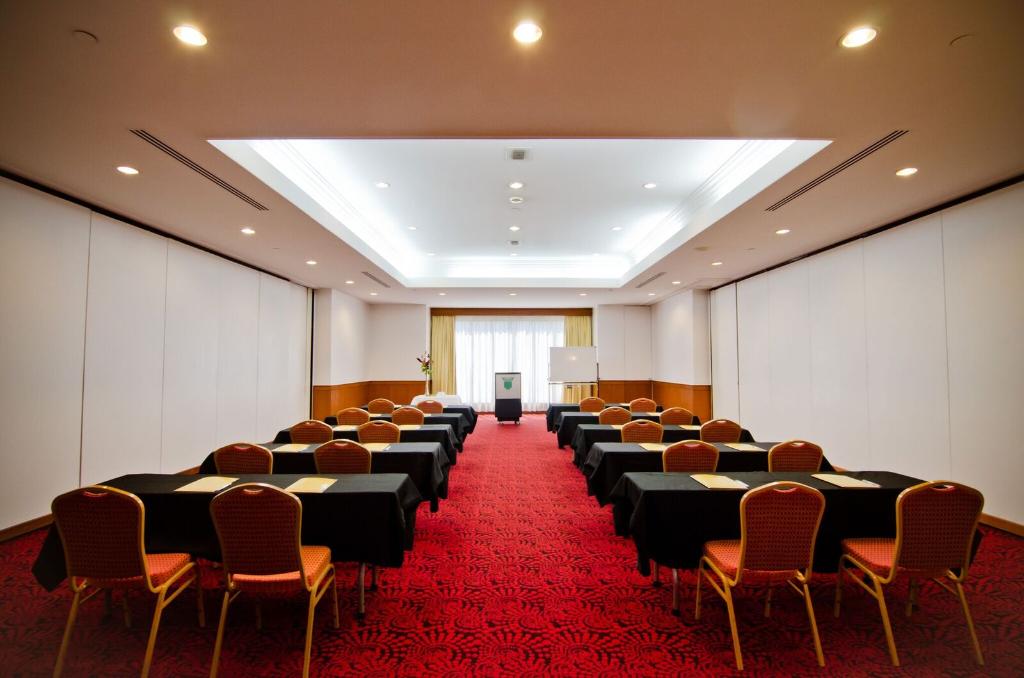 Holiday Resort & Spa - Conferences
