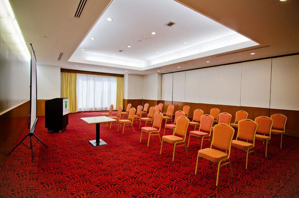 Holiday Resort & Spa - Conferences